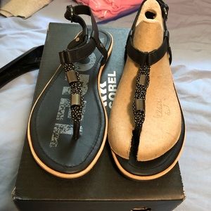 NIB Sorel Ella t-strap sandals black